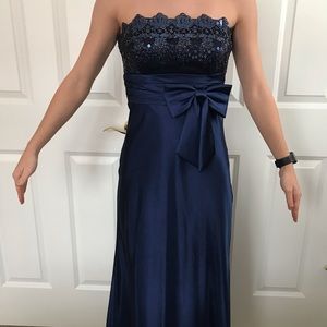 navy dress